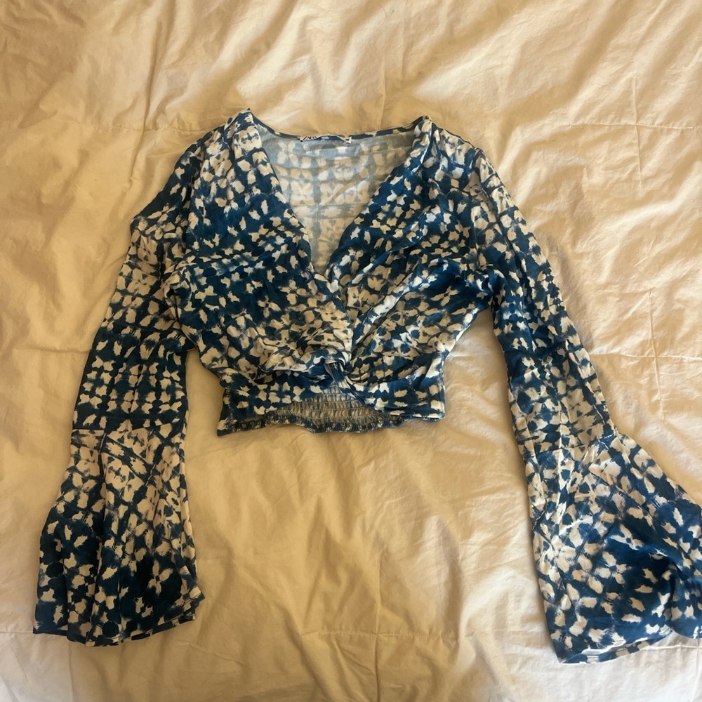 Zara Blue and White Patterned Blouse